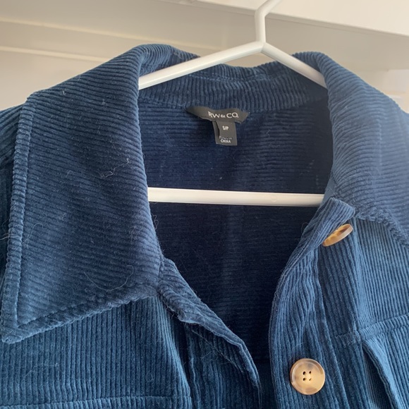 Beautiful velvet shacket - Picture 2 of 3